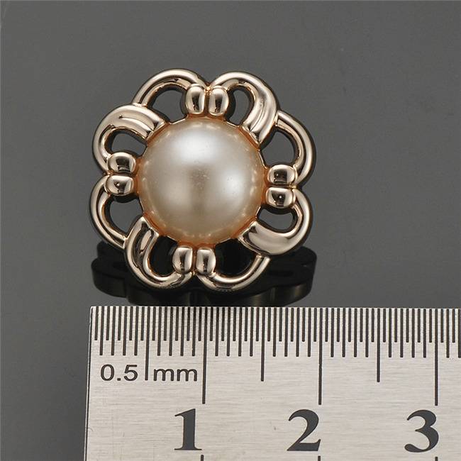 Pearl Shank Button hardware product image